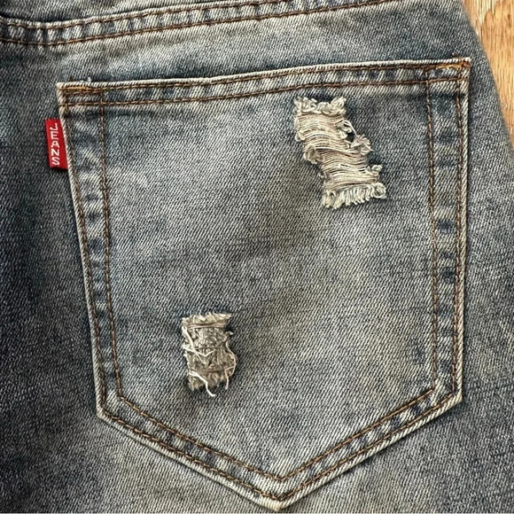 SoSoo Men's Distressed Patchwork Medium Wash Denim Jeans Size 31 GUC - Picture 8 of 10